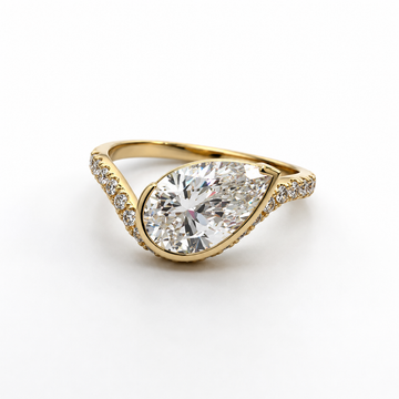 14kt Yellow Gold Half Bezel Pear Shape Lab-Grown Diamond Twist Ring