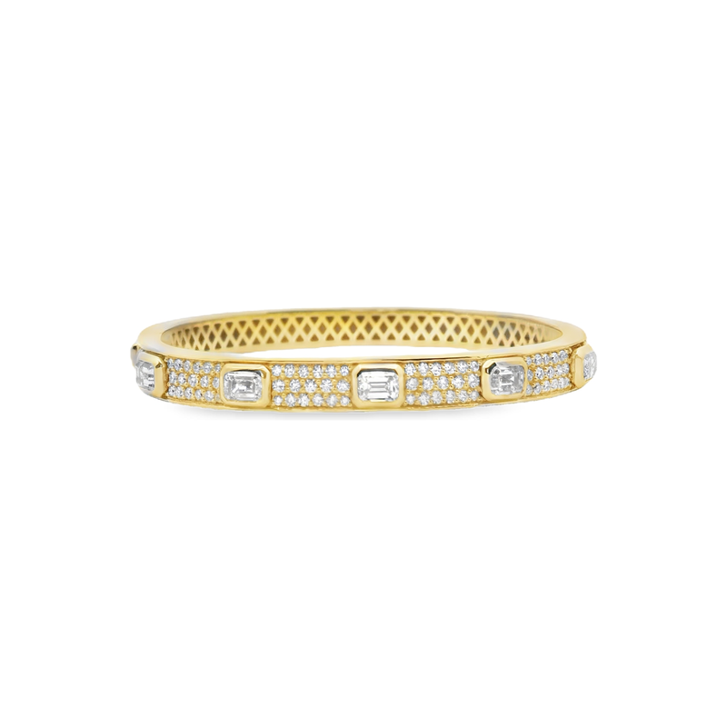 18kt Yellow Gold 6.5mm Pave Bangle with Bezel Emerald Diamonds