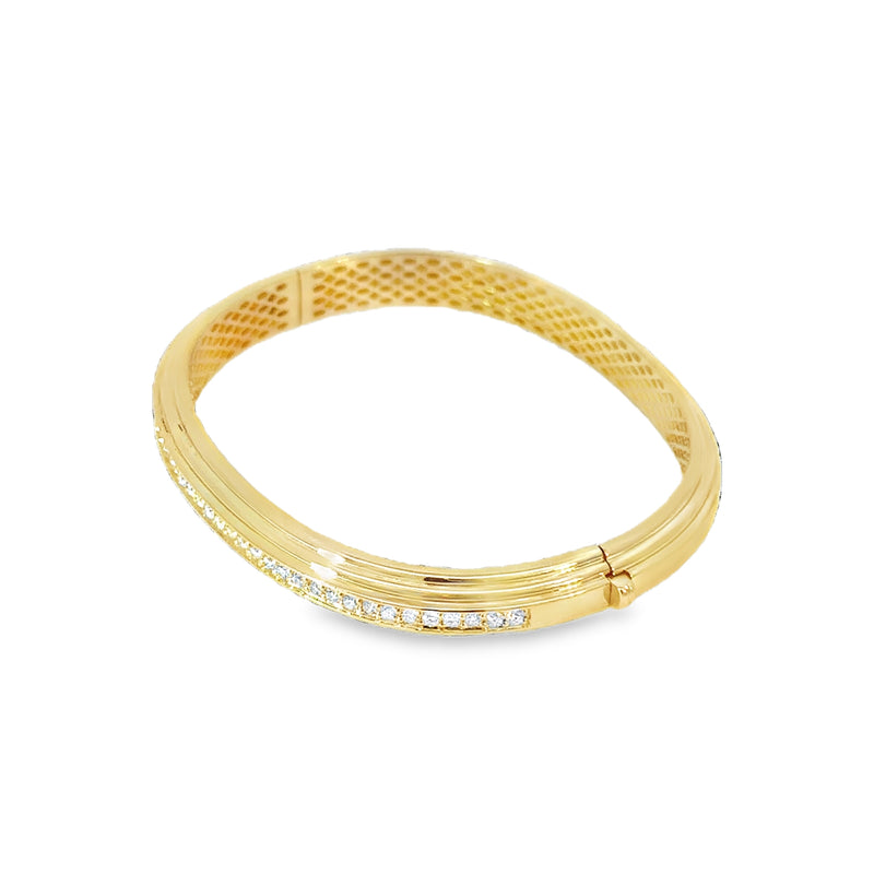 18kt Yellow Gold Ridged Diamond Cuff Bangle