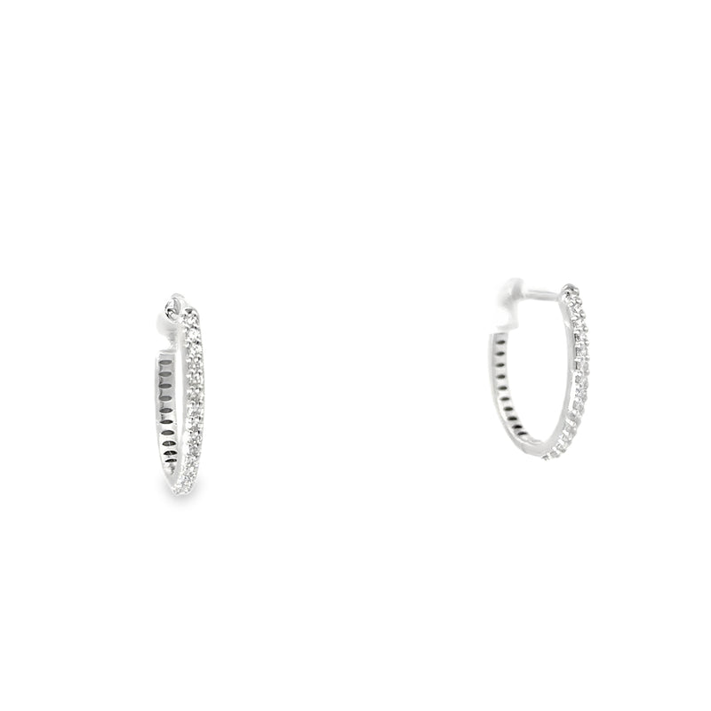 18kt White Gold Oval Hoop Earring