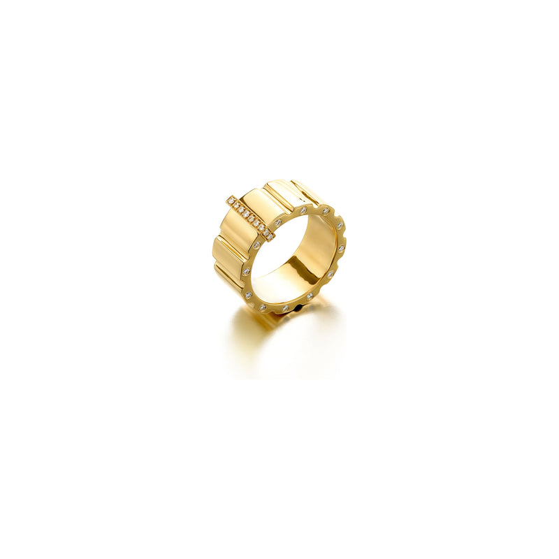 18kt Yellow Gold Wide Ridged Diamond Ring