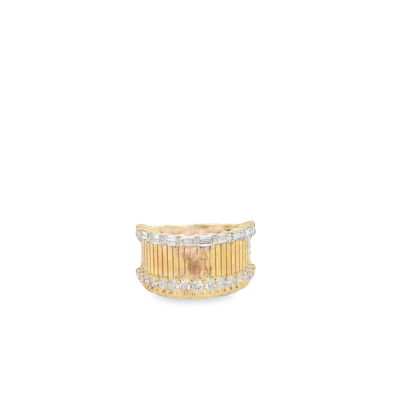 18kt Yellow Gold Baguette and Round Brilliant Cut Diamond Ridged Taper Ring