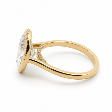 14kt Yellow Gold Lab-Grown Oval Diamond Half-Etch Bezel Ring