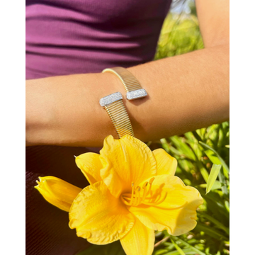 18kt Yellow Gold Flexible Diamond End Bangle