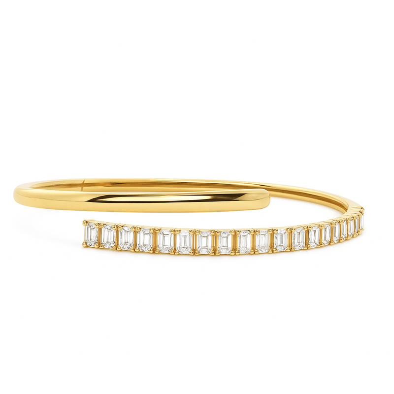 18kt Yellow Gold Tapered Emerald Diamond Flex Open Bracelet