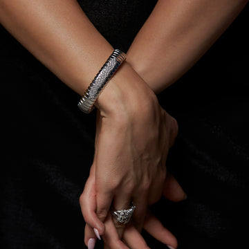 18kt White Gold Ribbed Diamond Cluster Bangle